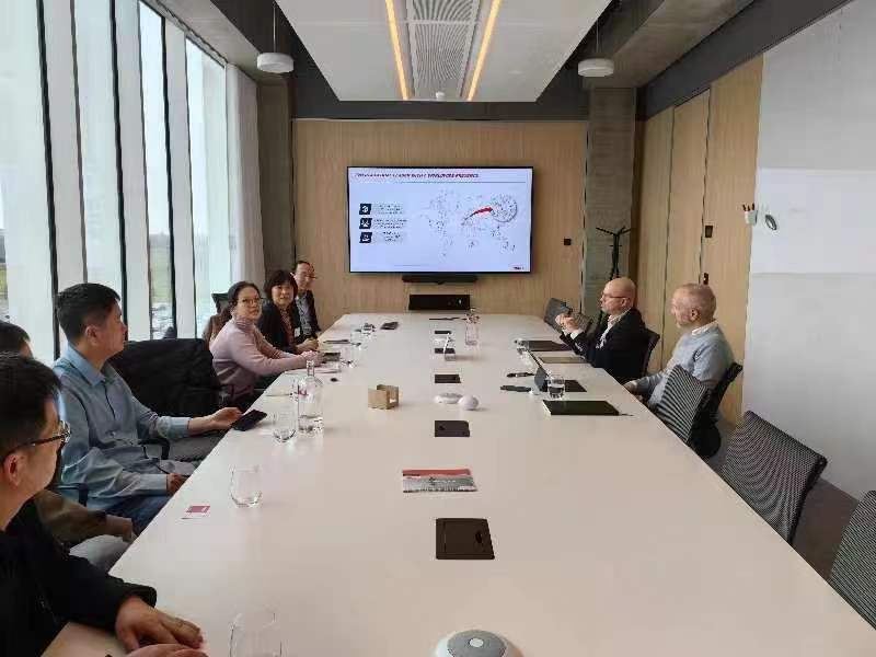 中国工程机械工业协会工业车辆分会张洁秘书长一行赴德观展 LogiMAT 2024，并到访 pg国际 集团参观交流